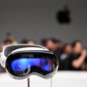 Apple a présenté lundi le Vision Pro, son premier casque de réalités virtuelle et augmentée